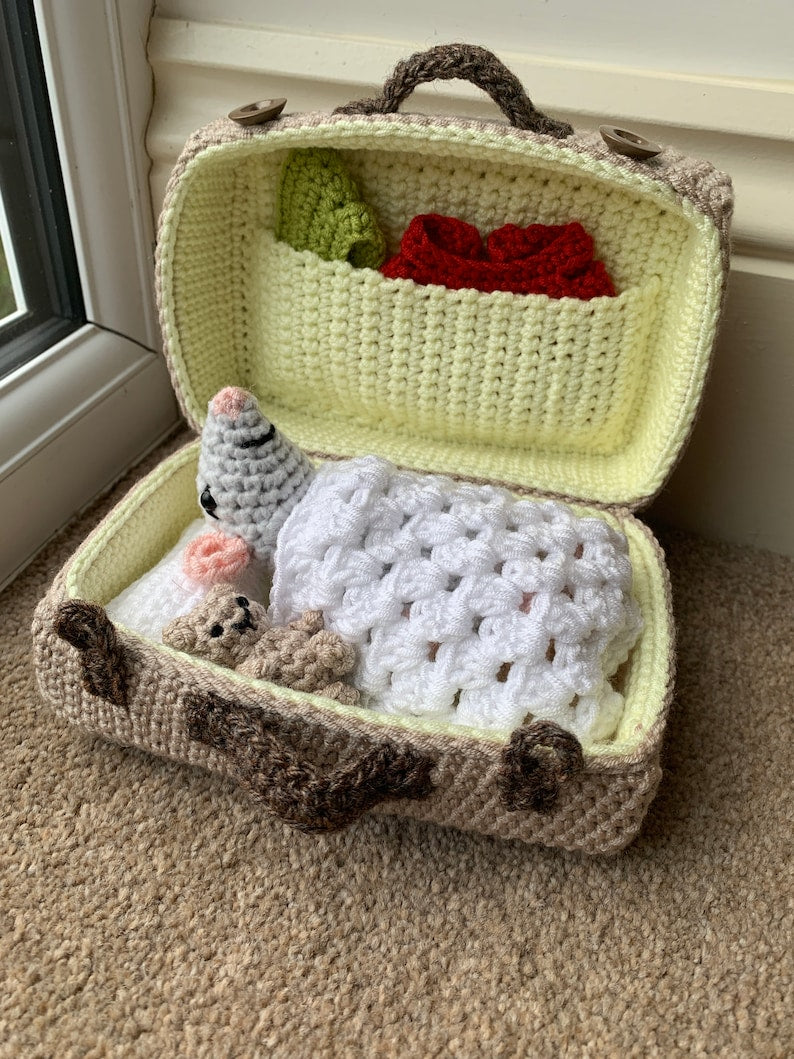 Larkwell Pocket Mouse & Suitcase Playset – Amigurumi Crochet Pattern (Instant PDF))