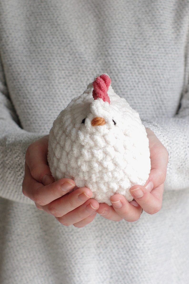 Larkwell Chubby Hen – Easy Amigurumi Crochet Pattern (Instant PDF))